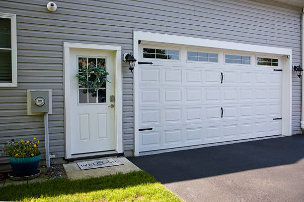 24/7 Emergency Garage Door Panel Replacement experts in Novato, CA